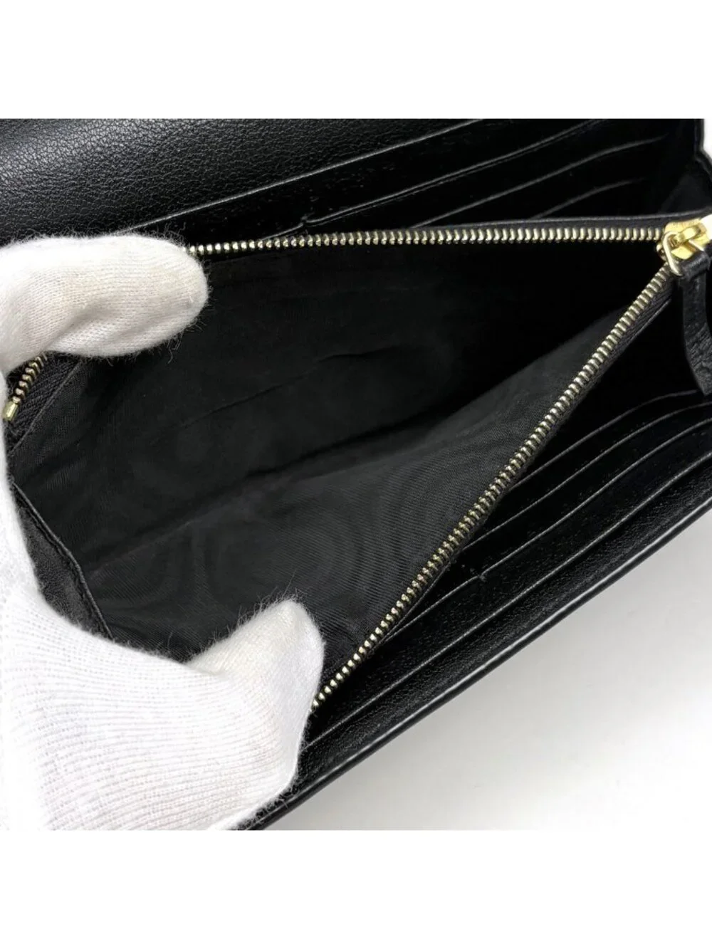 Gucci Wallet GG Embossed Bifold Leather Black